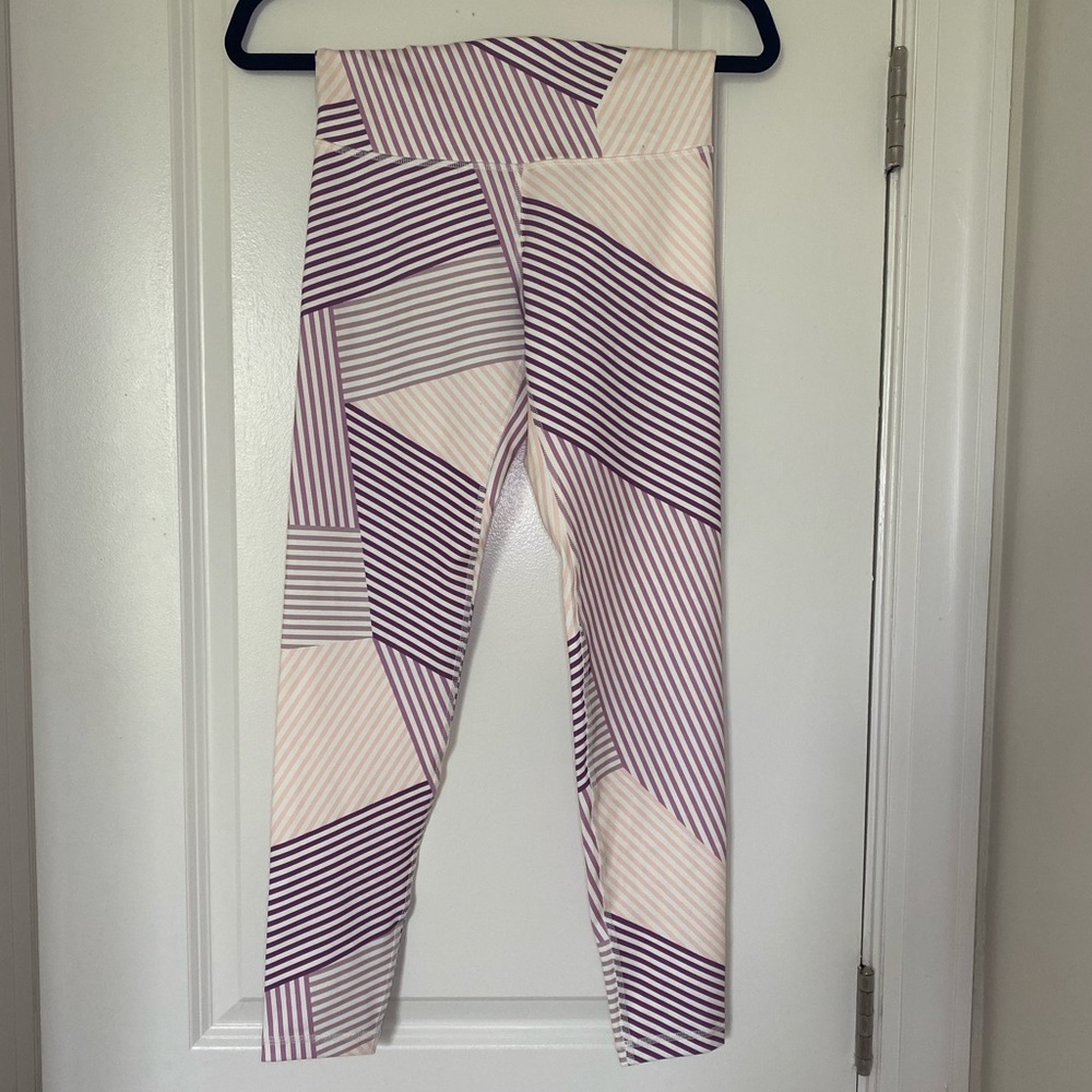 Old Navy High waisted Petite striped leggings